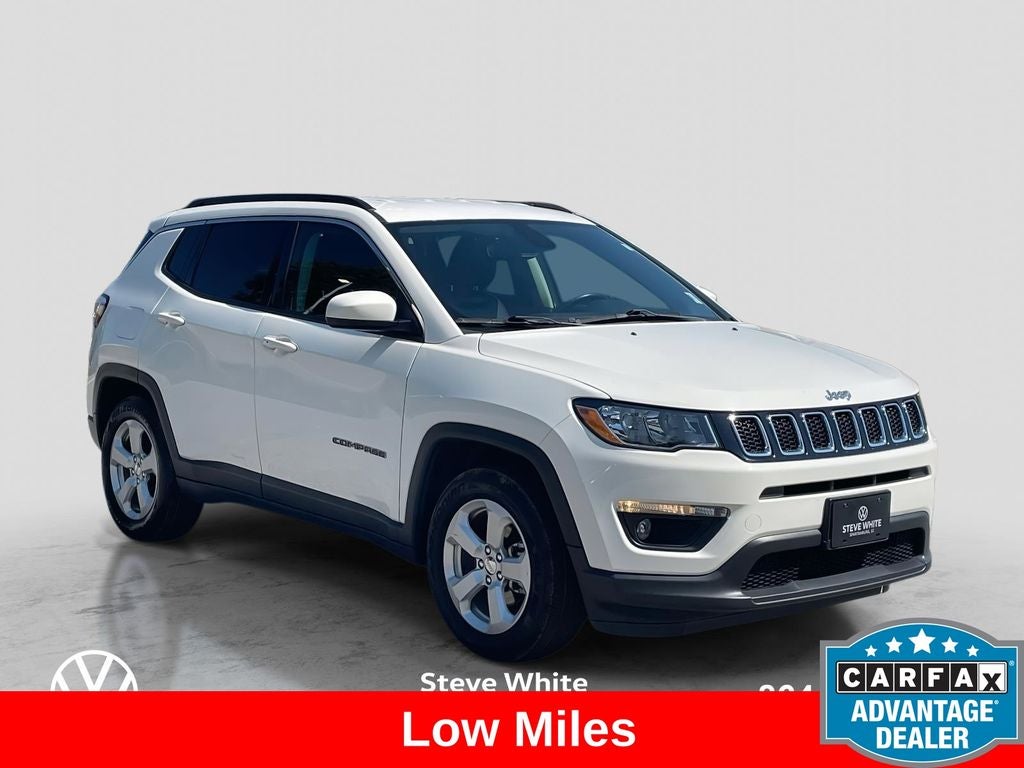 2018 Jeep Compass Latitude in White Clearcoat — front three-quarter view